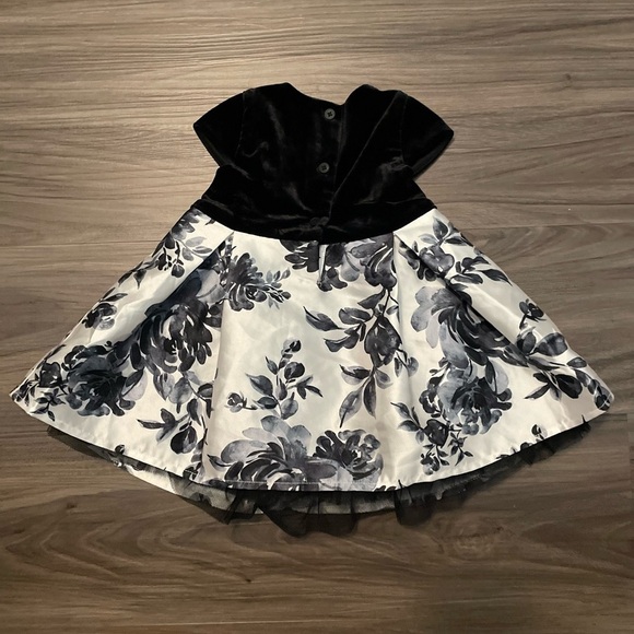 The Children's Place Black Velvet Floral Formal Dress size 6-12 months - Picture 2 of 5